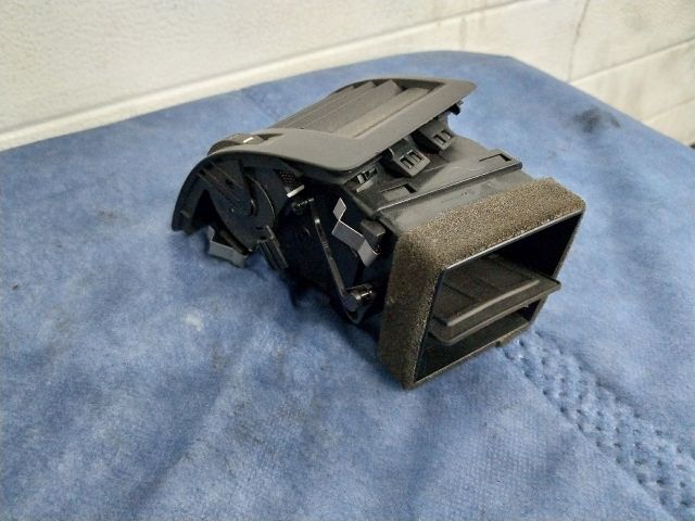 bontott SKODA OCTAVIA II Bal Szellőző