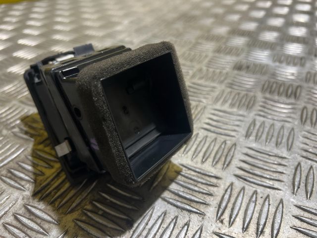 bontott SKODA OCTAVIA II Bal Szellőző