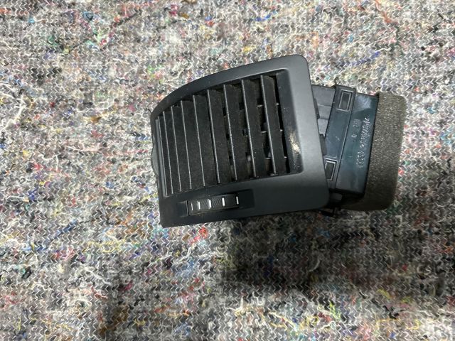 bontott SKODA OCTAVIA II Bal Szellőző