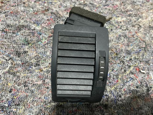 bontott SKODA OCTAVIA II Bal Szellőző