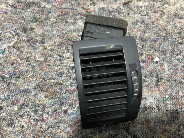 bontott SKODA OCTAVIA II Bal Szellőző