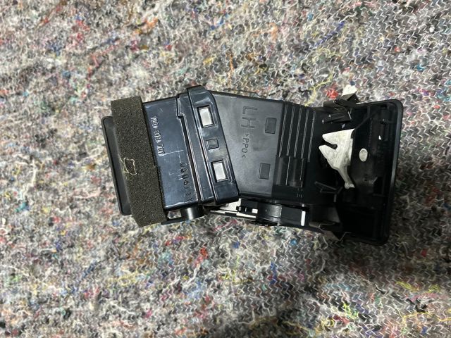 bontott SKODA OCTAVIA II Bal Szellőző