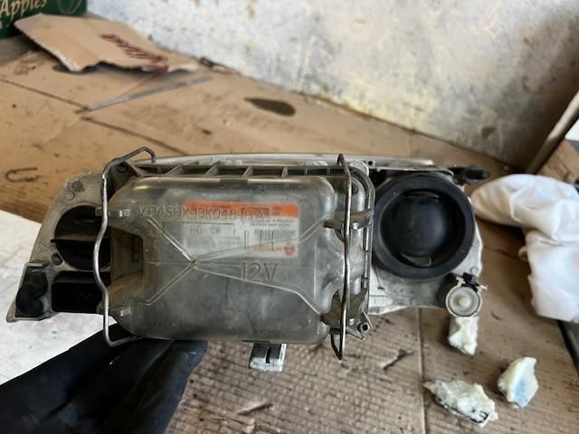 bontott SKODA OCTAVIA II Bal Xenon Fényszóró