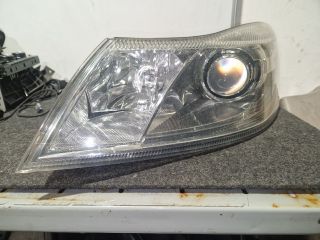 bontott SKODA OCTAVIA II Bal Xenon Fényszóró