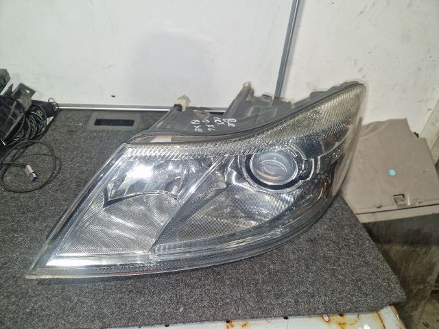 bontott SKODA OCTAVIA II Bal Xenon Fényszóró