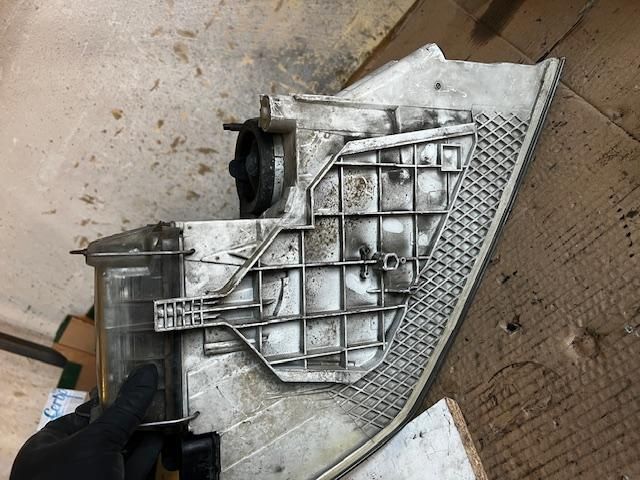 bontott SKODA OCTAVIA II Bal Xenon Fényszóró