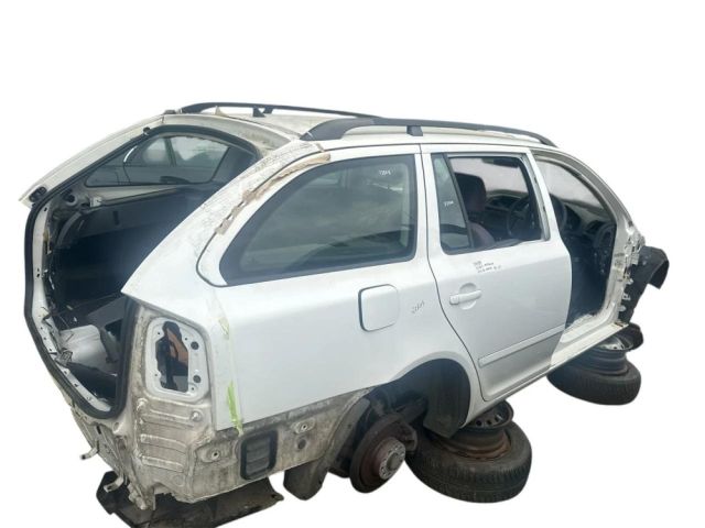 bontott SKODA OCTAVIA II Beltér Világítás Hátsó