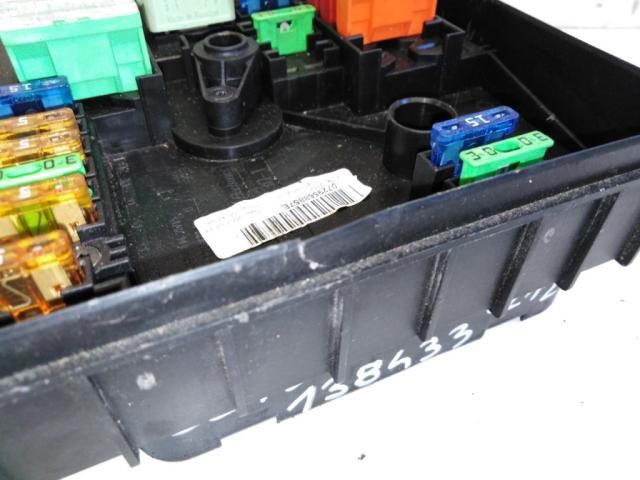 bontott SKODA OCTAVIA II Biztosítéktábla Doboz