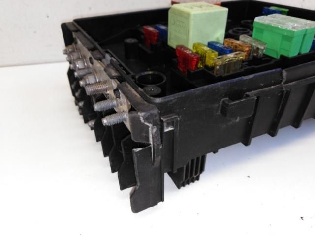 bontott SKODA OCTAVIA II Biztosítéktábla Doboz