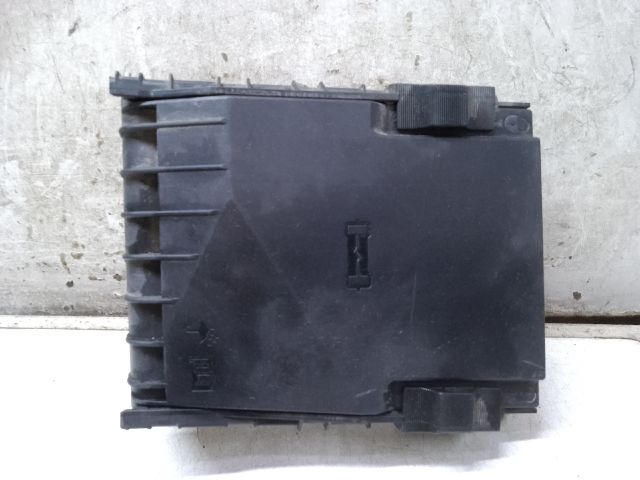 bontott SKODA OCTAVIA II Biztosítéktábla Fedél