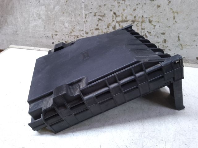 bontott SKODA OCTAVIA II Biztosítéktábla Fedél