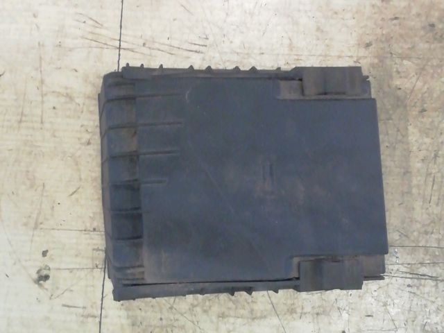 bontott SKODA OCTAVIA II Biztosítéktábla Fedél