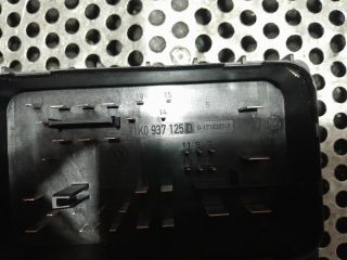 bontott SKODA OCTAVIA II Biztosítéktábla Utastér