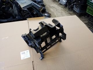 bontott SKODA OCTAVIA II Biztosítéktábla Utastér