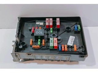 bontott SKODA OCTAVIA II Biztosítéktábla Utastér