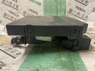 bontott SKODA OCTAVIA II Biztosítéktábla Utastér