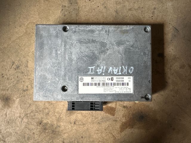 bontott SKODA OCTAVIA II Bluetooth Elektronika