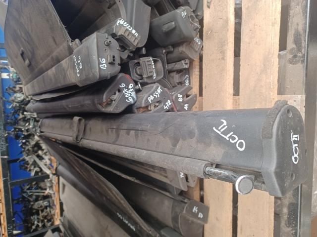 bontott SKODA OCTAVIA II Csomagtér Háló