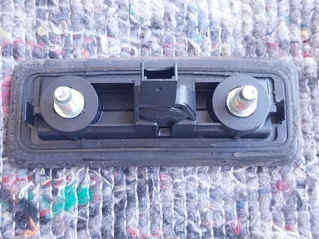 bontott SKODA OCTAVIA II Csomagtér Nyitó Kar / Gomb