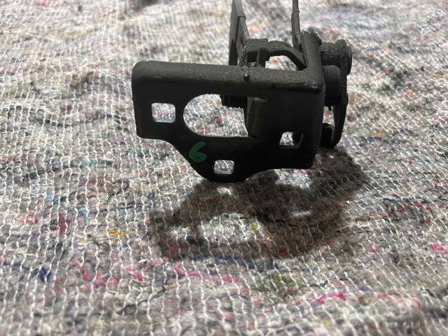 bontott SKODA OCTAVIA II Csomagtér Nyitó Kar / Gomb