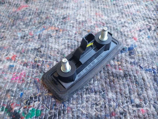 bontott SKODA OCTAVIA II Csomagtér Nyitó Kar / Gomb