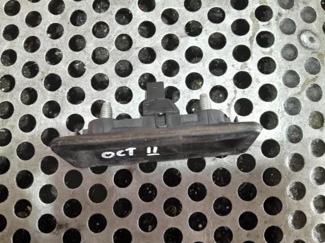 bontott SKODA OCTAVIA II Csomagtér Nyitó Kar / Gomb