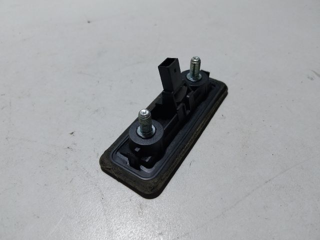 bontott SKODA OCTAVIA II Csomagtér Nyitó Kar / Gomb