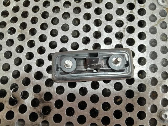 bontott SKODA OCTAVIA II Csomagtér Nyitó Kar / Gomb