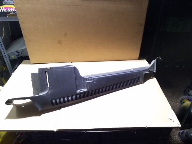 bontott SKODA OCTAVIA II Csomagtér Roló