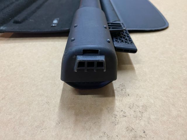 bontott SKODA OCTAVIA II Csomagtér Roló