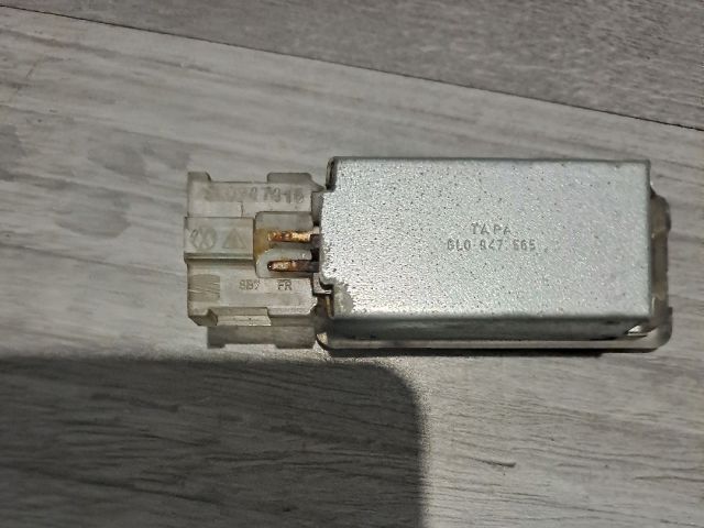 bontott SKODA OCTAVIA II Csomagtér Világítás