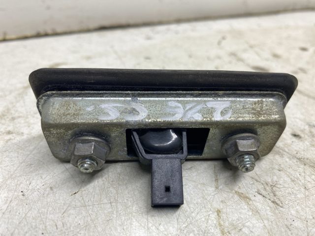 bontott SKODA OCTAVIA II Csomagtérajtó Kapcsoló