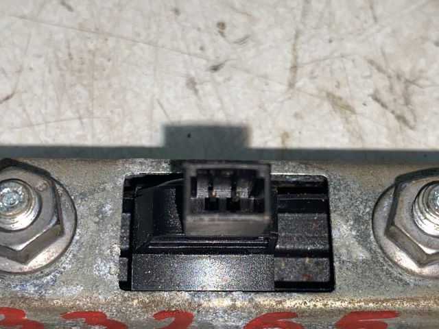 bontott SKODA OCTAVIA II Csomagtérajtó Kapcsoló