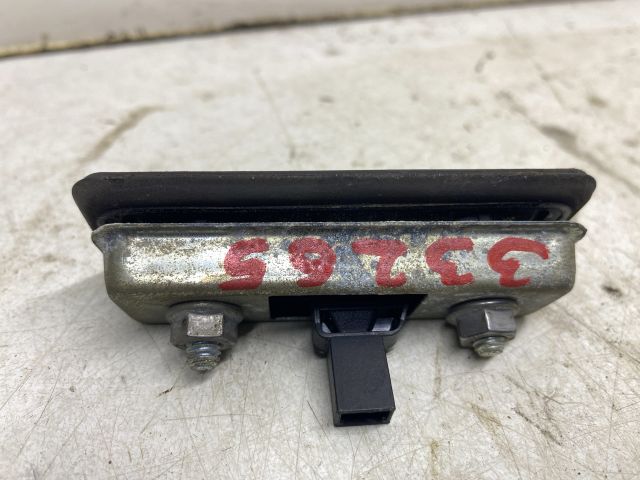 bontott SKODA OCTAVIA II Csomagtérajtó Kapcsoló