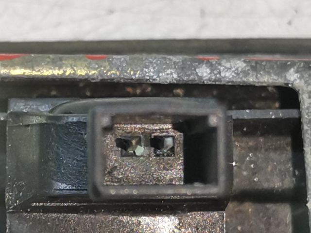 bontott SKODA OCTAVIA II Csomagtérajtó Kapcsoló