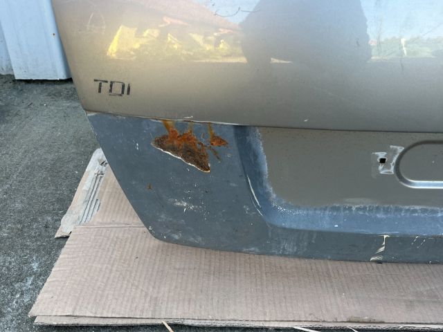 bontott SKODA OCTAVIA II Csomagtérajtó (Üres lemez)