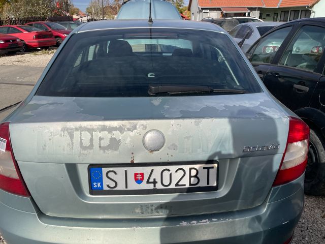 bontott SKODA OCTAVIA II Csomagtérajtó (Üres lemez)