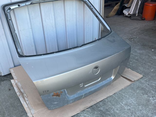 bontott SKODA OCTAVIA II Csomagtérajtó (Üres lemez)