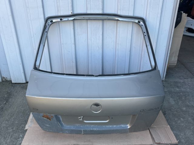 bontott SKODA OCTAVIA II Csomagtérajtó (Üres lemez)