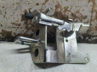 bontott SKODA OCTAVIA II Csomagtérajtó Ütköző