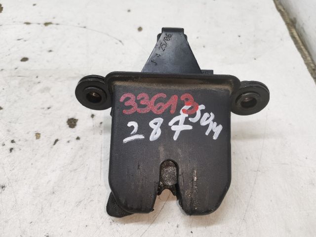 bontott SKODA OCTAVIA II Csomagtérajtó Zárszerkezet