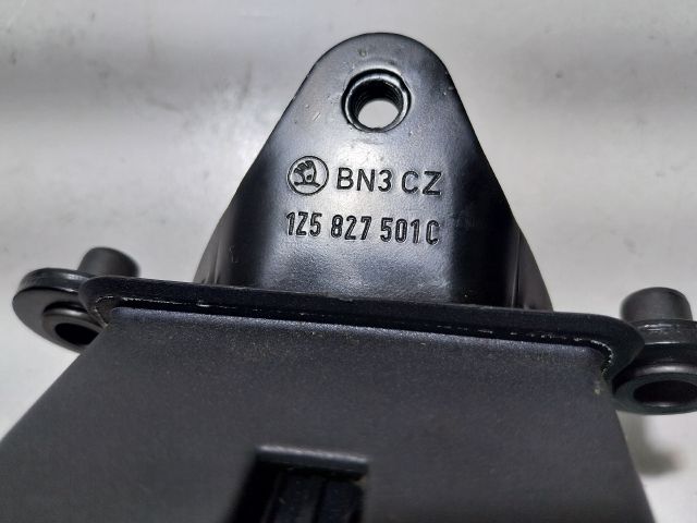 bontott SKODA OCTAVIA II Csomagtérajtó Zárszerkezet