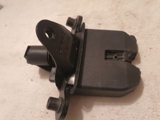 bontott SKODA OCTAVIA II Csomagtérajtó Zárszerkezet