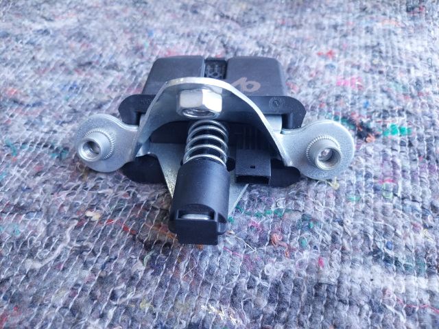 bontott SKODA OCTAVIA II Csomagtérajtó Zárszerkezet