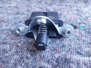 bontott SKODA OCTAVIA II Csomagtérajtó Zárszerkezet