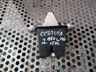 bontott SKODA OCTAVIA II Csomagtérajtó Zárszerkezet