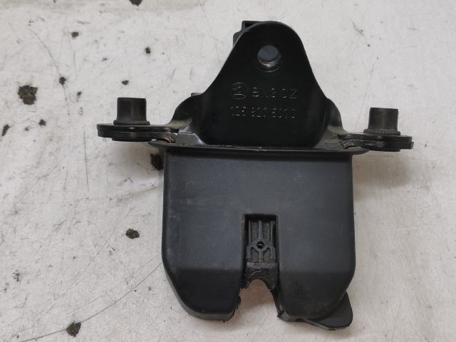 bontott SKODA OCTAVIA II Csomagtérajtó Zárszerkezet