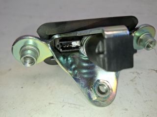 bontott SKODA OCTAVIA II Csomagtérajtó Zárszerkezet