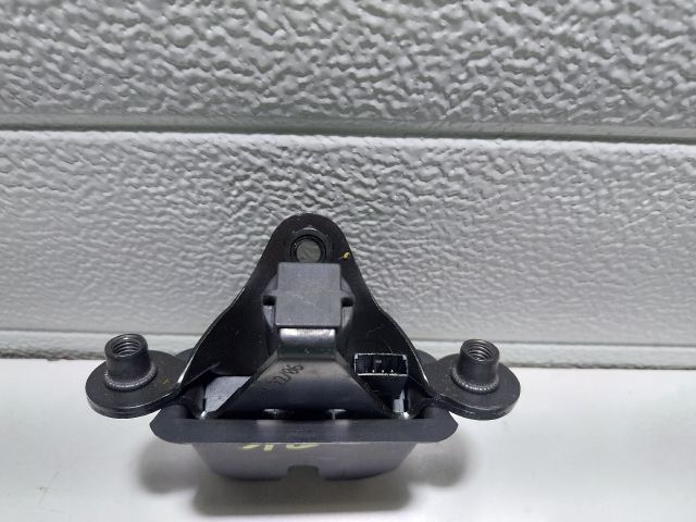 bontott SKODA OCTAVIA II Csomagtérajtó Zárszerkezet