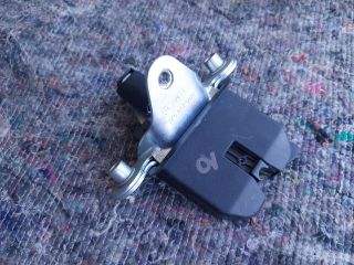 bontott SKODA OCTAVIA II Csomagtérajtó Zárszerkezet